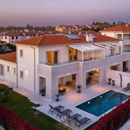 Bor Holiday home *