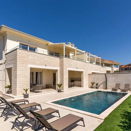 Bor Holiday home